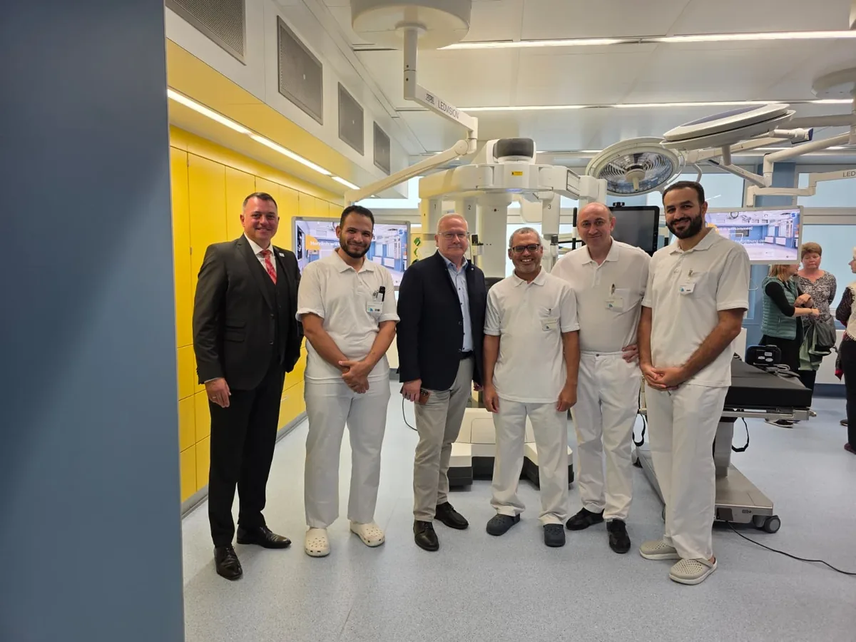Der neue Da-Vinci-Operationssaal — Lausitzer Seenland Klinikum